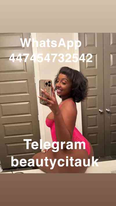 25 year old Black Escort in Anderston WhatsAxxxx-xxx-xxx