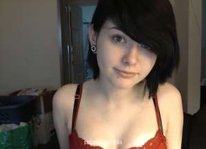 Cum show me some love while i give you a toe curling 22 year old Escort in Columbia MO