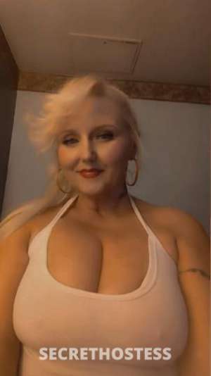 Hump day incall specials passing thru stop by 40 year old Escort in Charleston WV