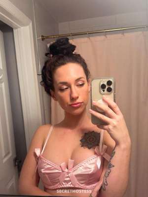 Im available for hookup i accept cash 28 year old Escort in Fort Wayne IN