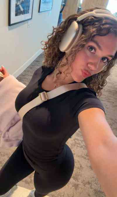 23 year old Escort in Philadelphia MS Kate service