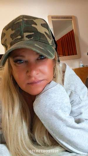 hosting palm springs palm desert 55 year old Escort in Palm Springs CA