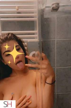 Kelowna ! Hot Asian girl ready 25 year old Escort in Kelowna