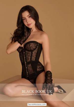 21 year old American Escort in London Misty, Black Book UK Agency