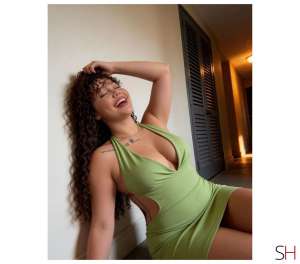 24 year old Latino Escort in London 💋 Curvy Brunette Goddess in Elephant &amp; Castle
