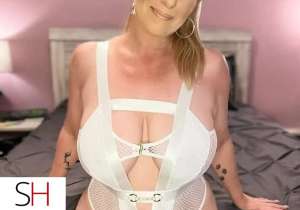 Jolie dame mature fontaine dispo pour satisfaire ton corps 49 year old Escort in Laval