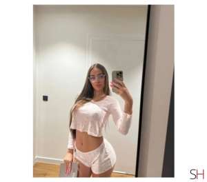 20 year old Asian Escort in London London Escort 💎 Exclusive Outcall Experience 🏨, Agency