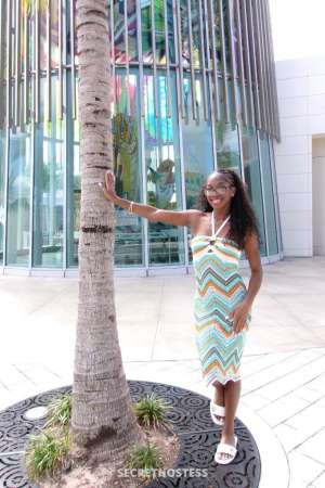 perfect and petitie 25 year old Escort in Memphis TN