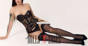25 year old Greek Escort in London Maggie