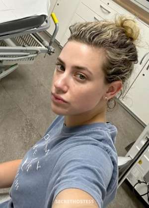 I want a casual friendship connection where we both benefit 28 year old Escort in Roseburg OR