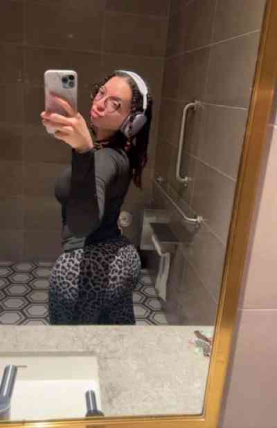 26Yrs Old Escort Size 18 68KG 5CM Tall Perth Image - 1