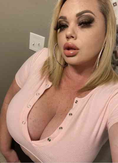 22 year old Escort in Charlotte Amalie I’m available for hook up