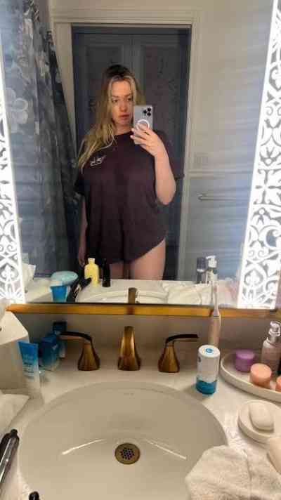 29 year old Escort in Hollywood SC Lets explore new pleasures, With condom and without Condoms