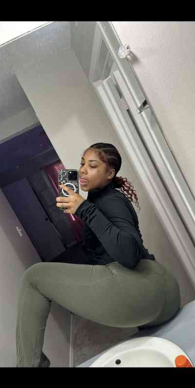 21 year old American Escort in Chicago I'm available for incall 🌷outcall 🚘 cardate 