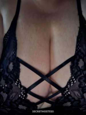 Fun Relaxed and Always Up for a Good Time 38 year old Escort in Tucson AZ