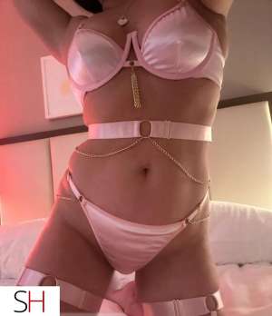 30 year old Caucasian Escort in Windsor Madeleine Ellanson visiting Windsor Monday &amp; Tuesday