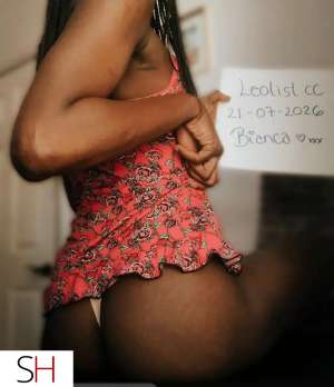 25Yrs Old Escort Laval Image - 1