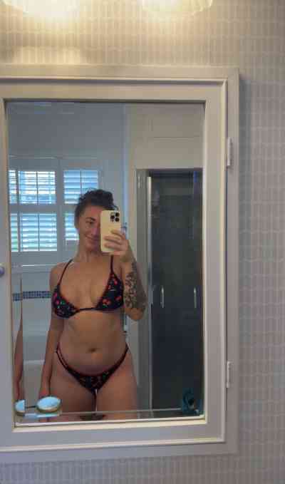 28 year old Escort in Albany I’m Available for hookup