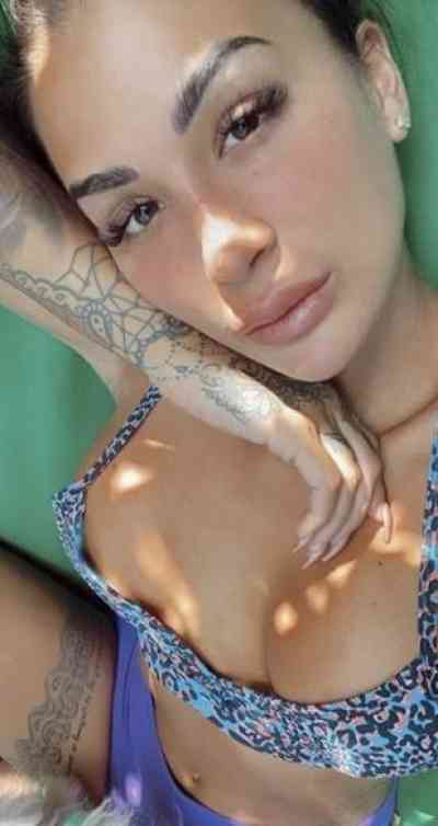 25 year old Escort in Atlanta FL xxxx-xxx-xxxJuicy pussy for your sexual pleasure (incall and
