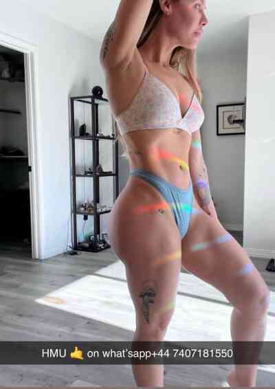 30Yrs Old Escort Size 10 166KG 5CM Tall Leigh Image - 2