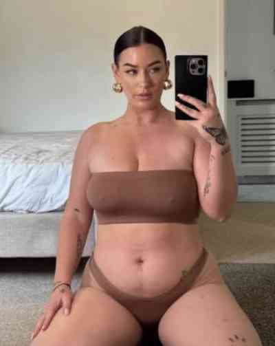 35 year old Escort in Zamora I’m available now for all types of sex fun also sell 