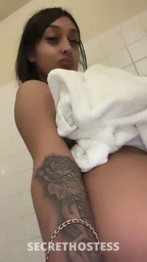 Petite bombshell beauty throat goat 24 year old Escort in Mobile AL