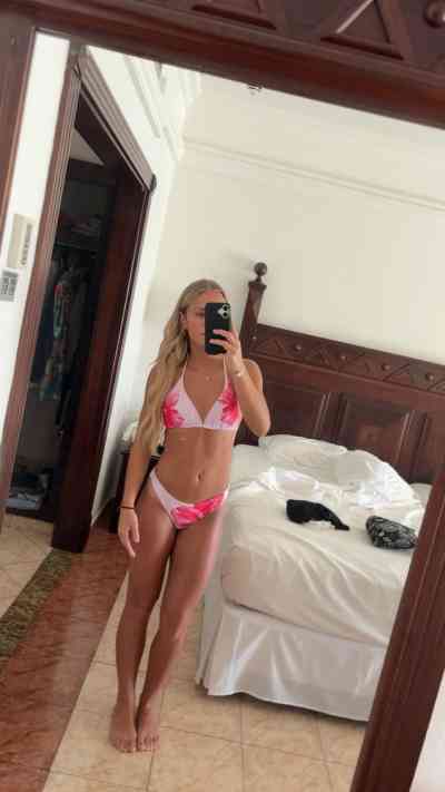 26 year old Escort in Hollywood FL I’m available for both outcall and Incall