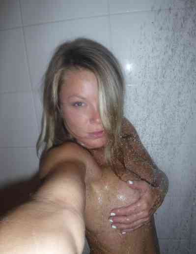 25 year old Escort in Welland I’m Jocelyn available for hookup for Your Needs hit me up