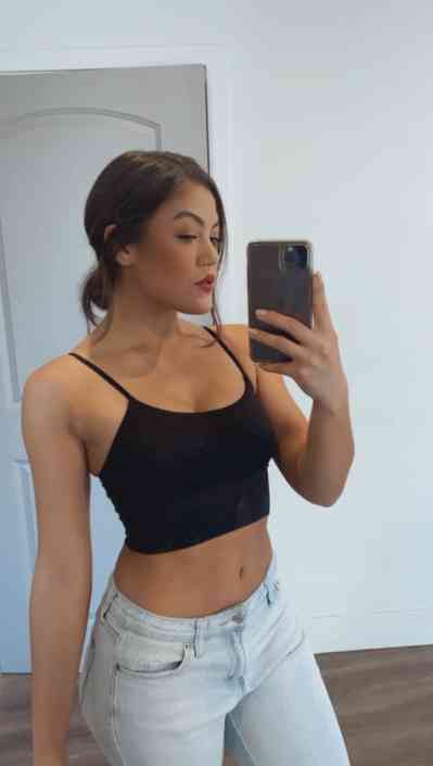 25 year old Escort in Bismarck ND I’m specialized in different massage techniques and 