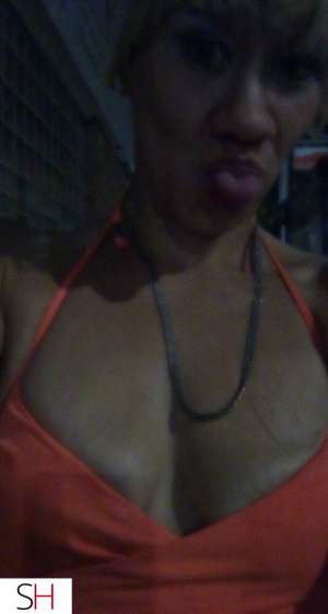 Tease2Please 32 year old Escort in Winnipeg
