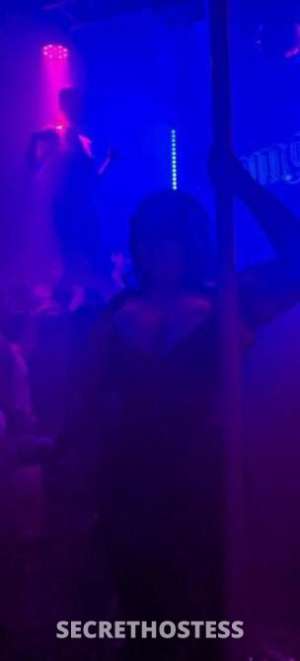 0 year old Escort in Sunshine Coast Curvy 18 year old goth escort, Sunshine C