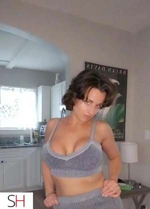 36 year old Caucasian Escort in Calgary I'm Back and Available All Day