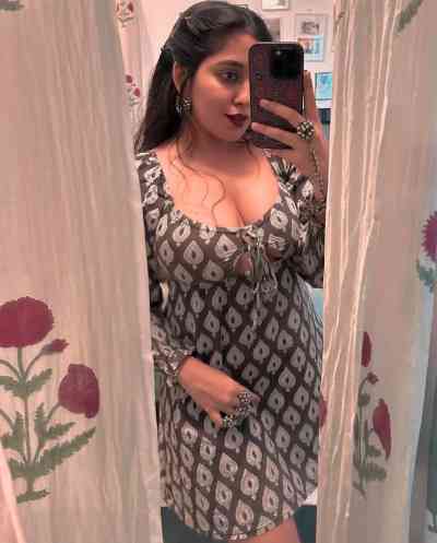 29 year old Escort in Al Khobar Indian girl's for sex khobar 2