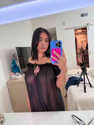 25 year old Latina Escort in Melbourne Hi! I’m available for fun and hookup. Hit me up for both 