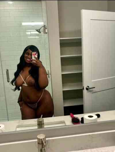 25 year old Black Escort in Burton-on-Trent Party girl ?.. Available for both incall and outcall