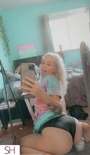 NEW Girl ....... Petite .... ....... Must T 24 year old Escort in St. Albert