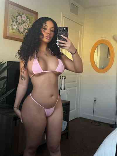 26 year old Escort in Aurora IL I’m available for hookup and massage