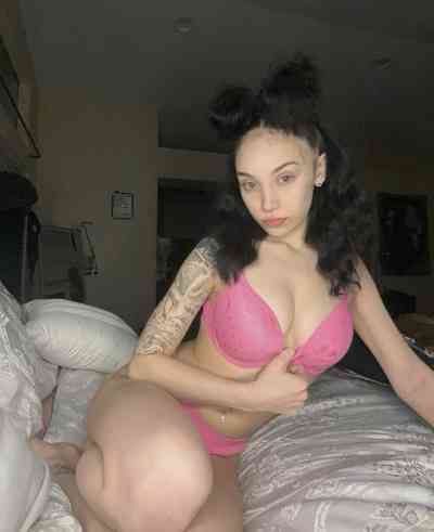 24 year old Escort in Harrisburg PA Hello there I’m available for escort services