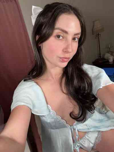 28 year old Escort in Naperville IL My pussy is dripping wet and Ready To stick your di€k