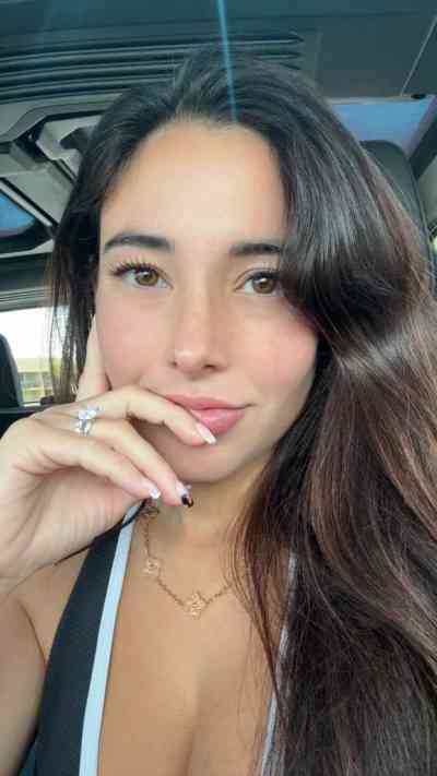 27 year old Escort in Dickson TN am a massage therapist and am looking for something special
