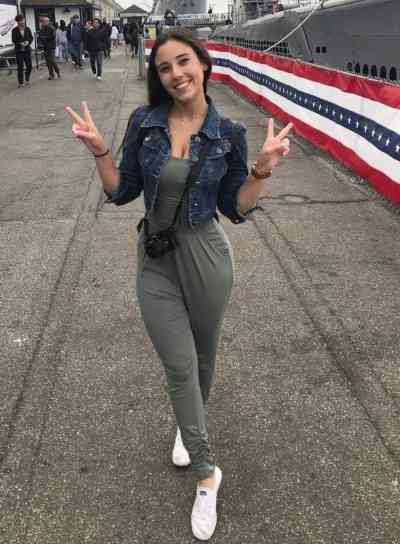 27 year old Escort in Bloomington IL Am a massage therapist and am looking for something special