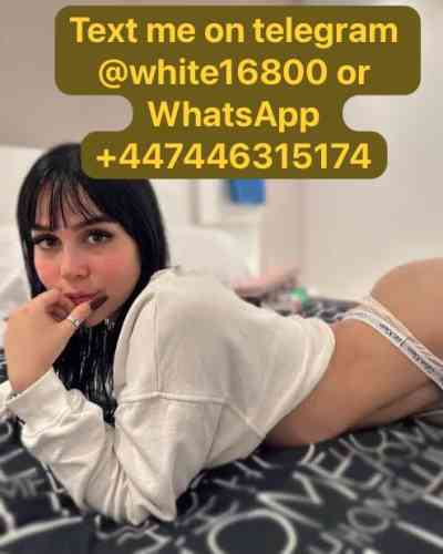 26 year old Escort in Bletchley Available for meet up