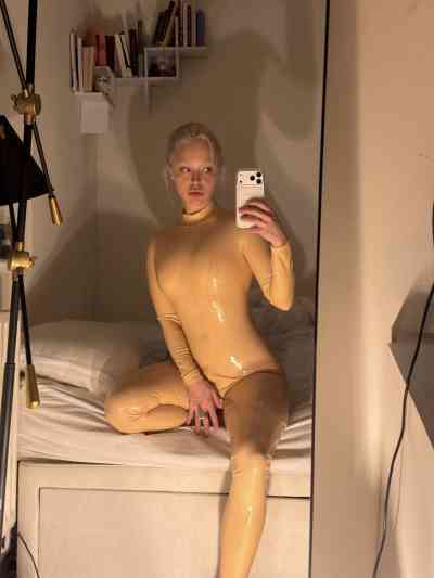 31 year old English Escort in Riga Miss silver available for beginners and intermediate BDSM 